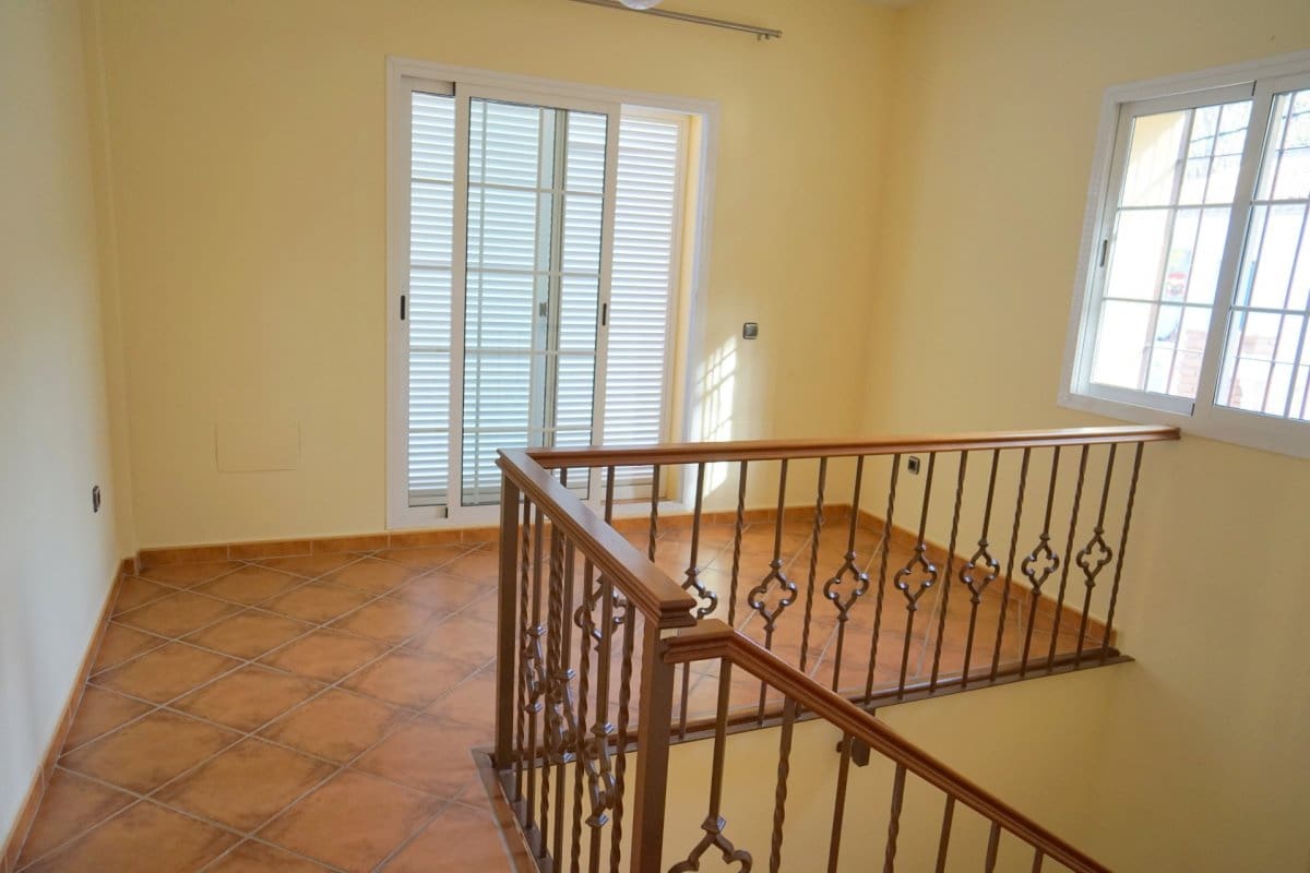 4 soveværelse Villa til leje i Alhaurin el Grande med swimmingpool garage - € 2.700 (Ref: 7295090)