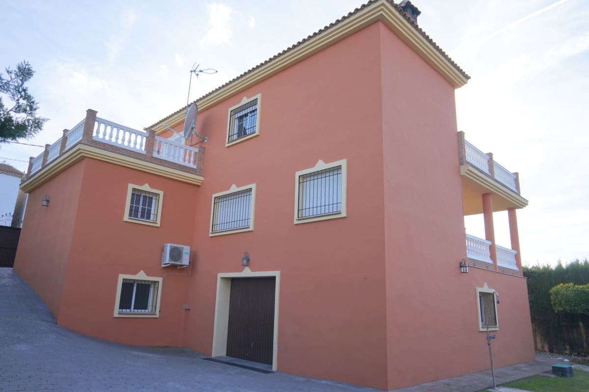 4 soveværelse Villa til leje i Alhaurin el Grande med swimmingpool garage - € 2.700 (Ref: 7295090)