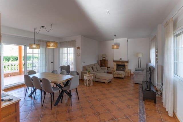 4 bedroom Villa for rent in Alhaurín el Grande with pool garage - € 2,700 (Ref: 7295090)