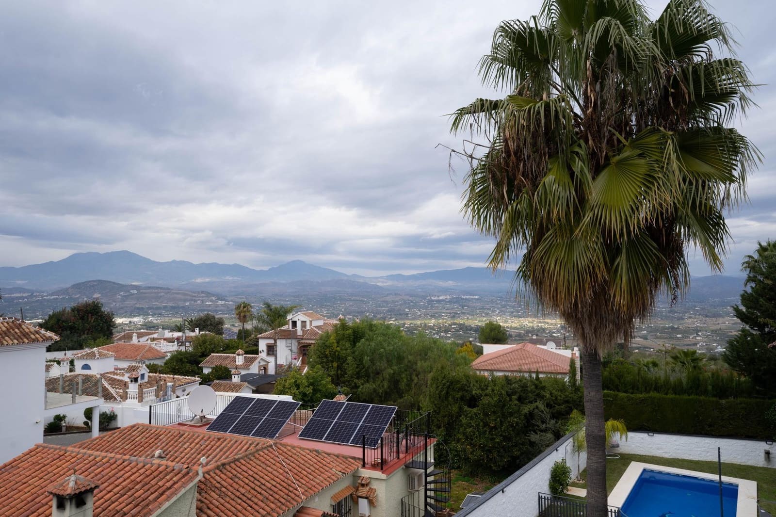 4 makuuhuone Huvila vuokrattavana paikassa Alhaurin el Grande mukana uima-altaan 
autotalli - 2 700 € (Ref: 7295090)