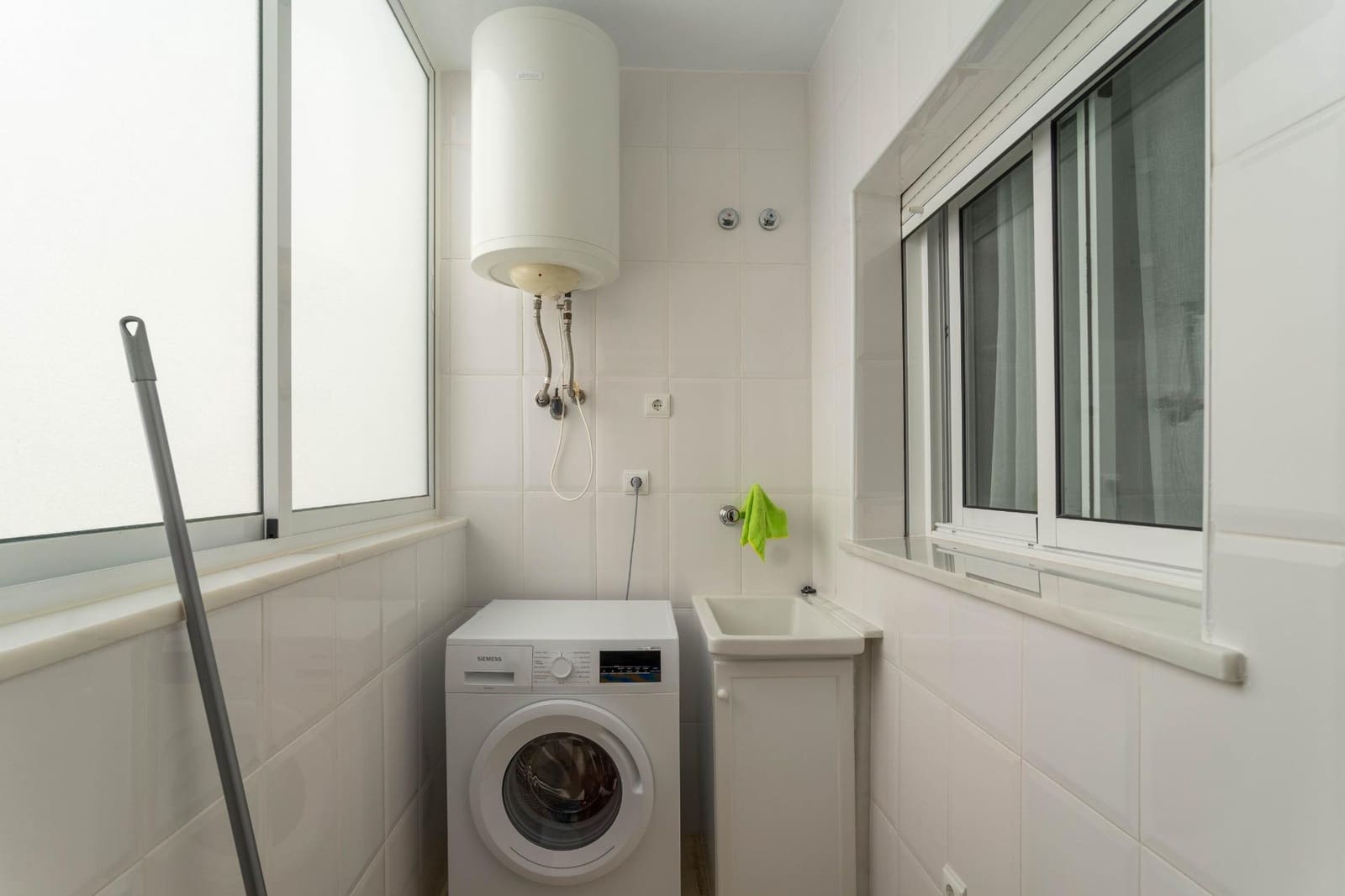 2 bedroom Flat for rent in Alhaurin el Grande with garage - € 900 (Ref: 7570363)