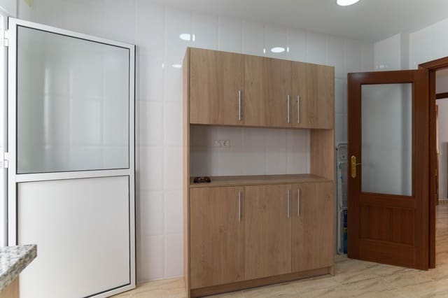 2 bedroom Flat for rent in Alhaurín el Grande with garage - € 900 (Ref: 7570363)