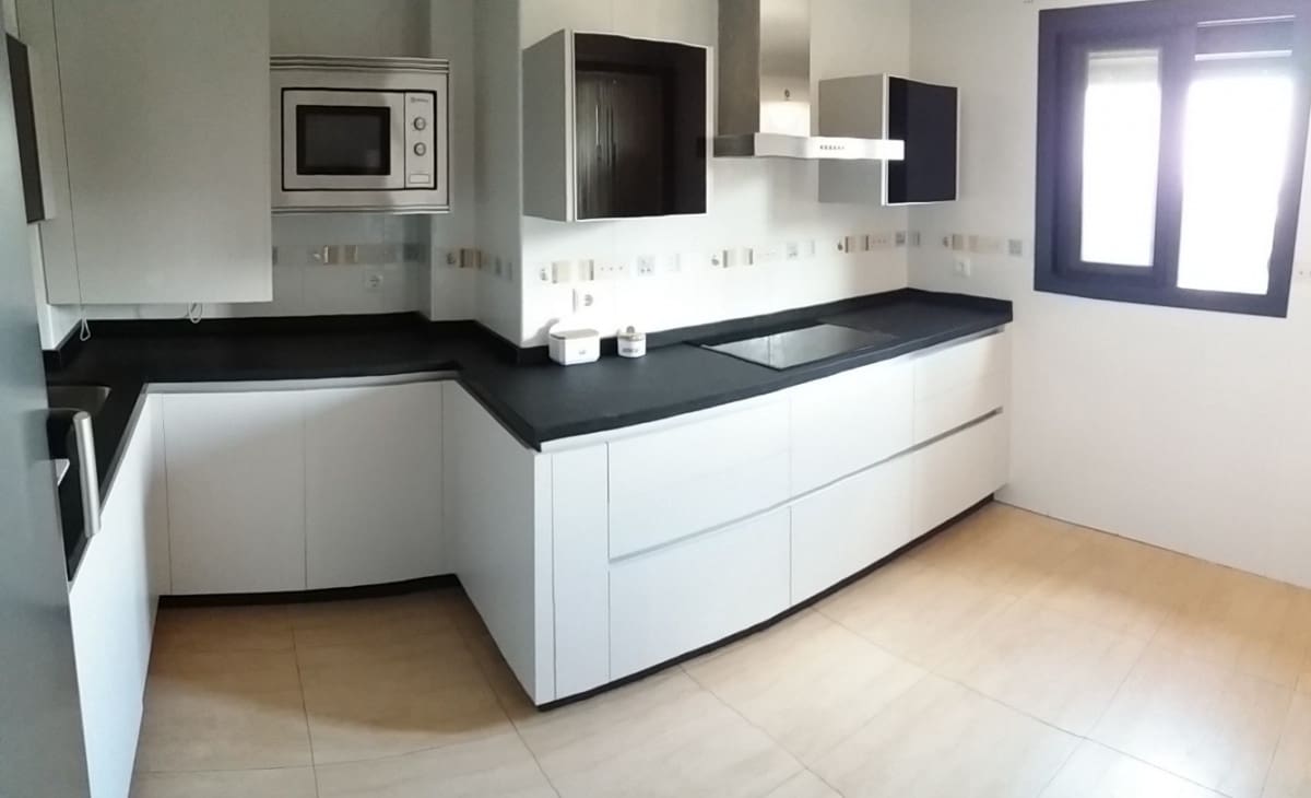 3 bedroom Flat for rent in Coin with pool garage - € 900 (Ref: 7725189)