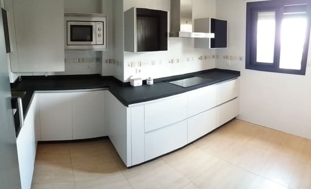 3 sovrum Lägenhet att hyra i Coín med pool garage - 900 € (Ref: 7725189)