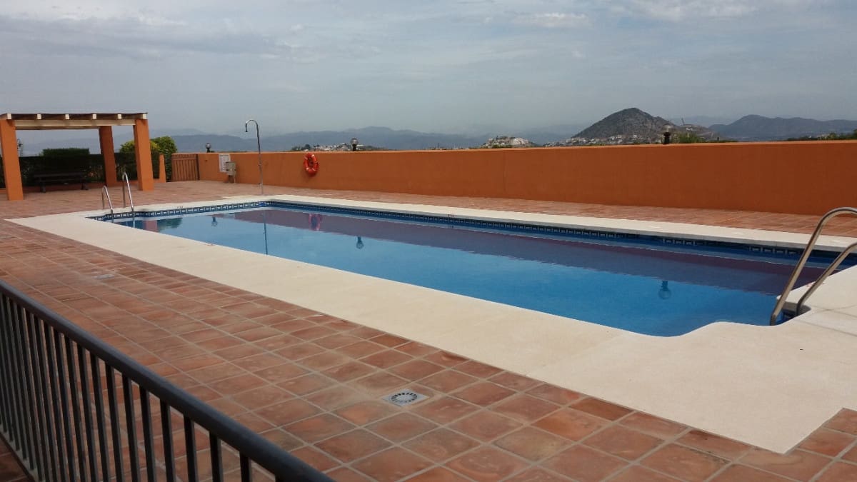 3 bedroom Flat for rent in Coin with pool garage - € 900 (Ref: 7725189)