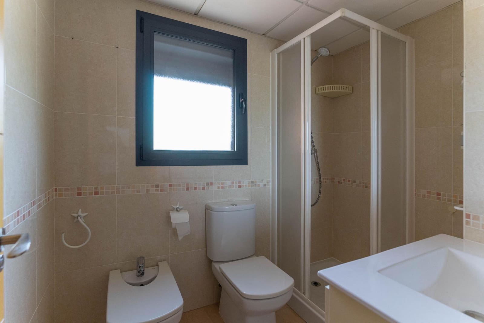 3 soveværelse Lejlighed til leje i Coin med swimmingpool garage - € 900 (Ref: 7725189)