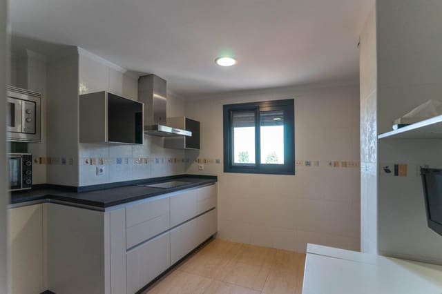 3 sypialnia Mieszkanie do wynajęcia w Coín z basenem garażem - 900 € (Ref: 7725189)