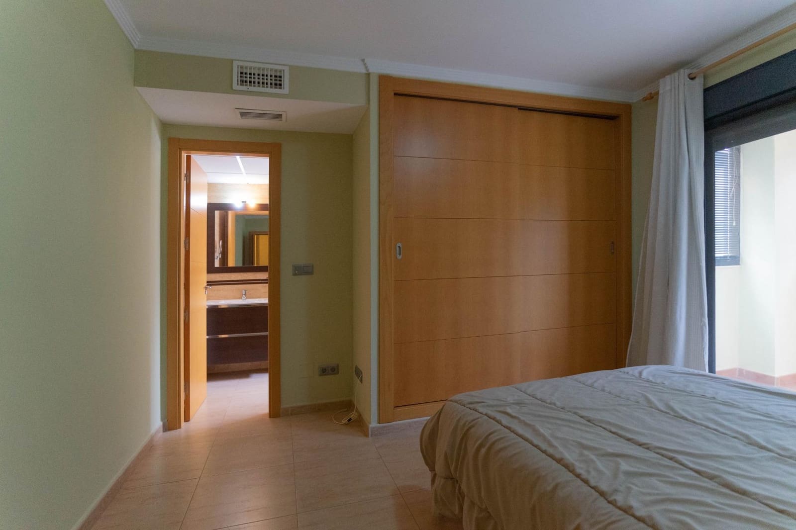 3 soveværelse Lejlighed til leje i Coin med swimmingpool garage - € 900 (Ref: 7725189)