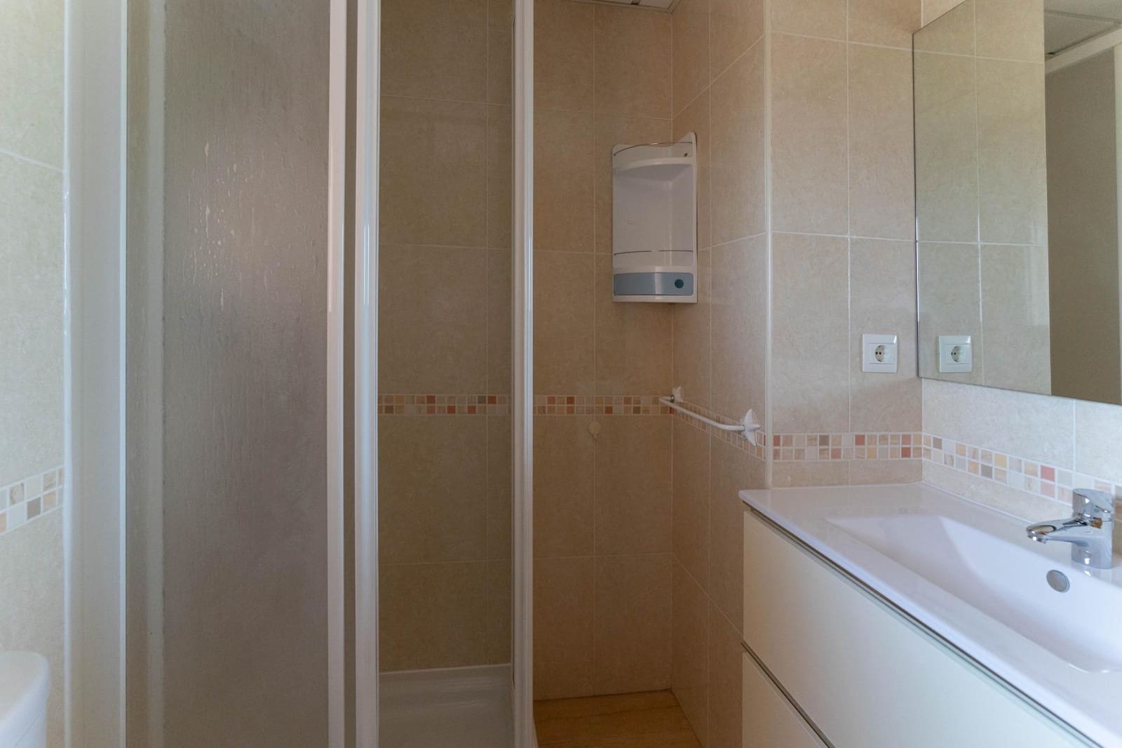 3 soveværelse Lejlighed til leje i Coin med swimmingpool garage - € 900 (Ref: 7725189)