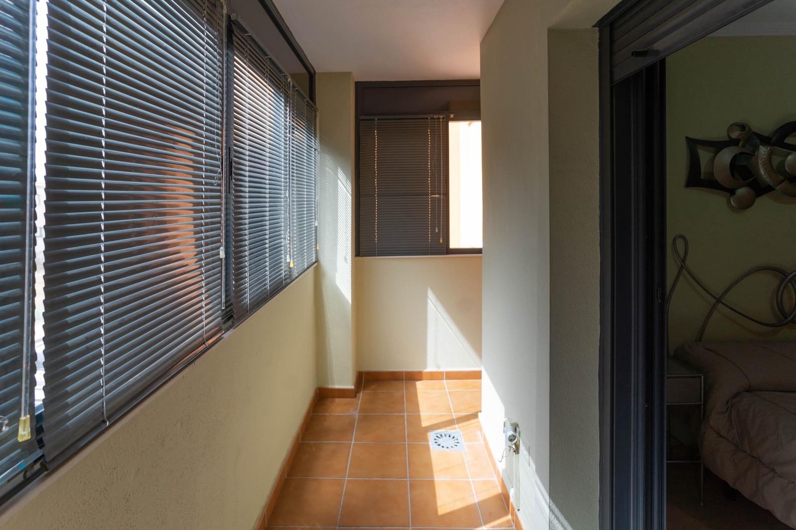 3 soveværelse Lejlighed til leje i Coin med swimmingpool garage - € 900 (Ref: 7725189)