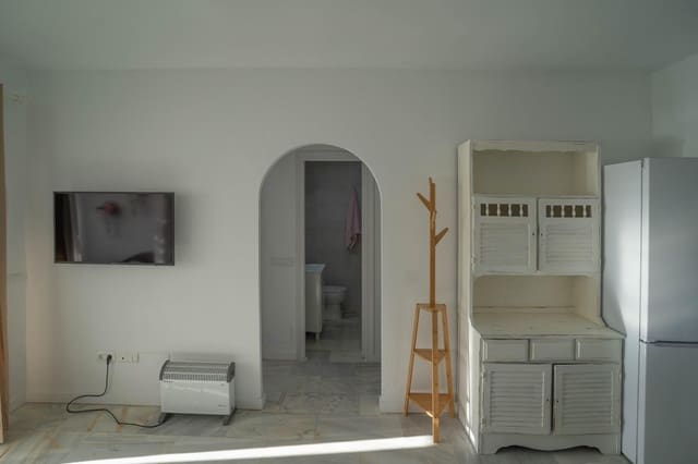 2 soverom Leilighet til leie i Mijas med svømmebasseng - € 950 (Ref: 8010330)