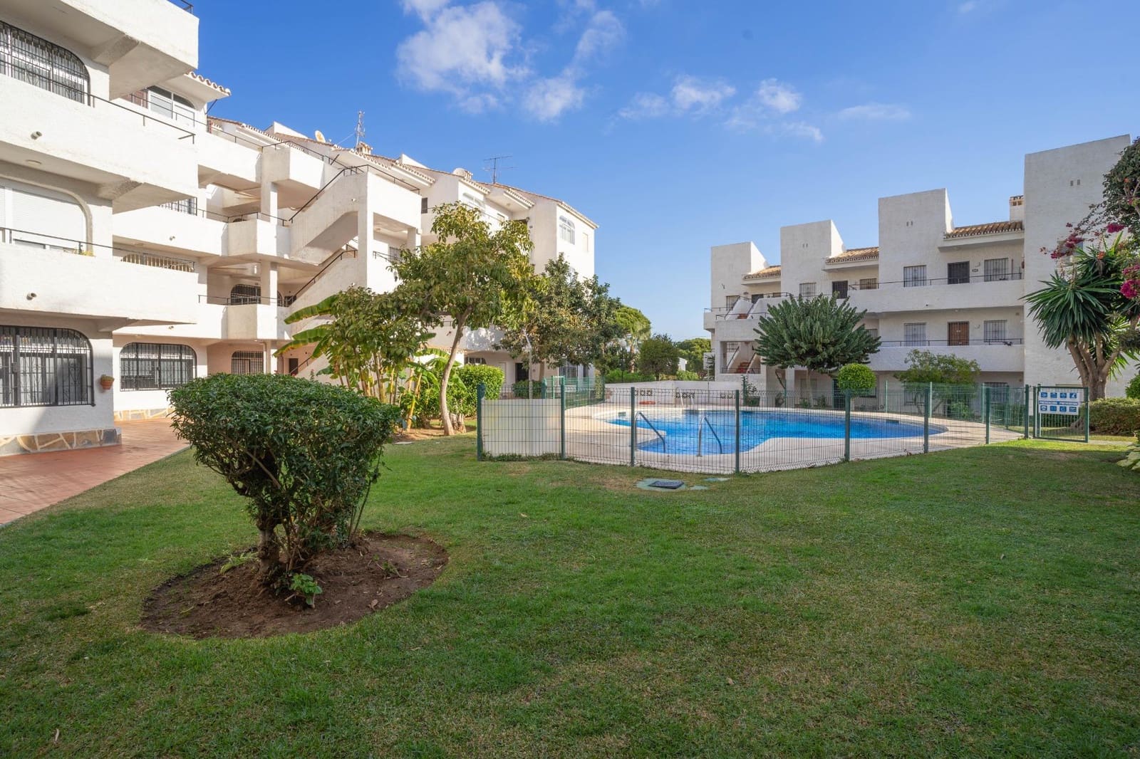 2 soverom Leilighet til leie i Mijas med svømmebasseng - € 950 (Ref: 8010330)