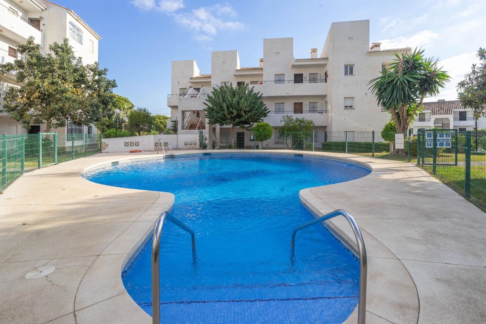 2 soverom Leilighet til leie i Mijas med svømmebasseng - € 950 (Ref: 8010330)