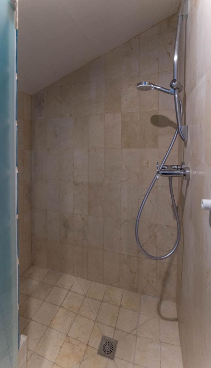 4 makuuhuone Huvila myytävänä paikassa Alhaurin el Grande mukana uima-altaan - 645 000 € (Ref: 8017024)