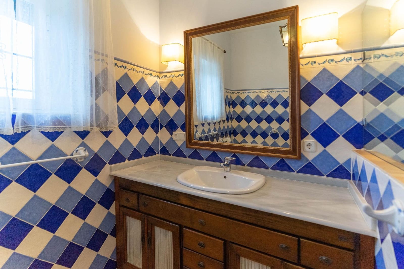 4 makuuhuone Huvila myytävänä paikassa Alhaurin el Grande mukana uima-altaan - 645 000 € (Ref: 8017024)