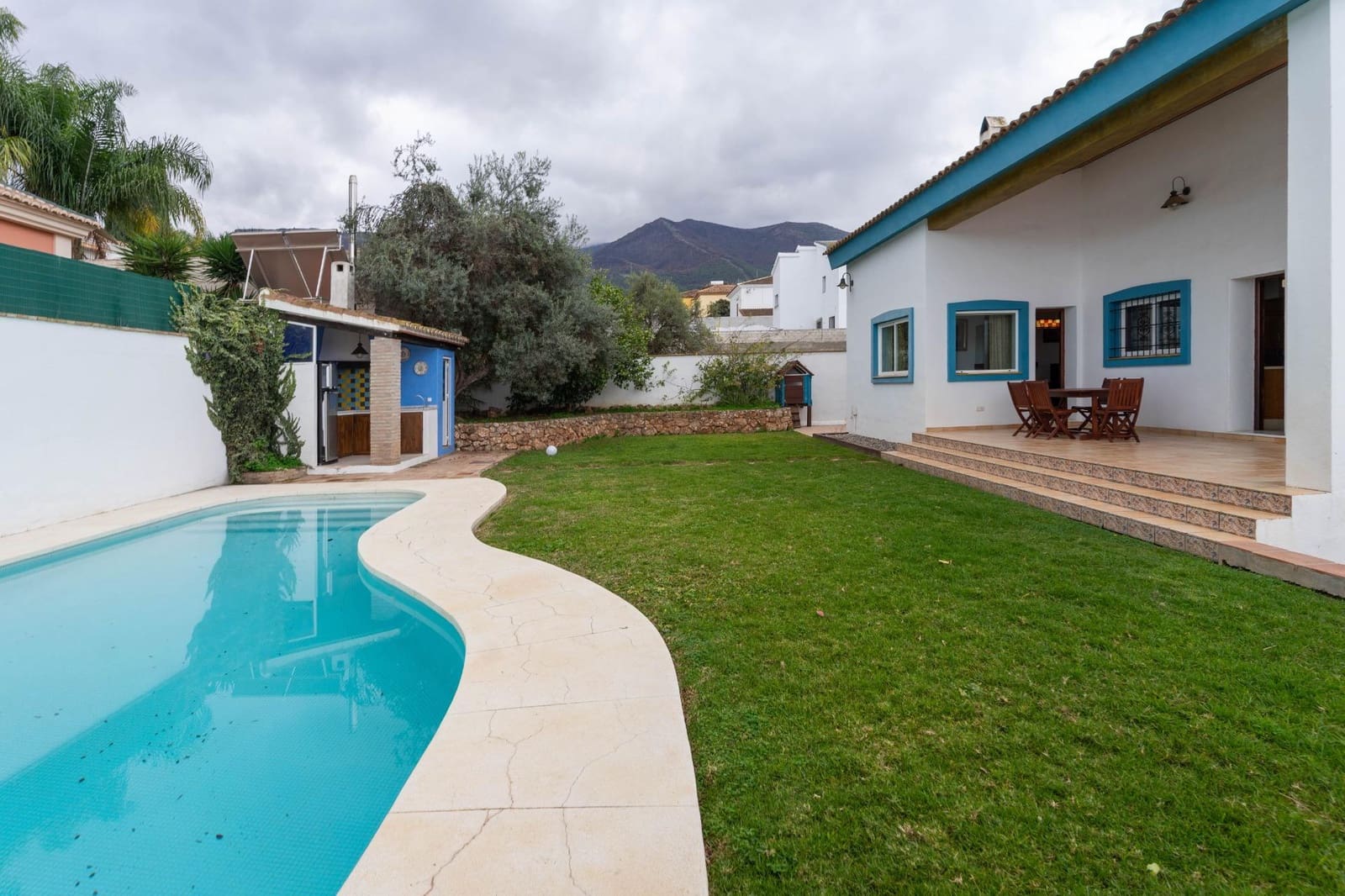 4 makuuhuone Huvila myytävänä paikassa Alhaurin el Grande mukana uima-altaan - 645 000 € (Ref: 8017024)