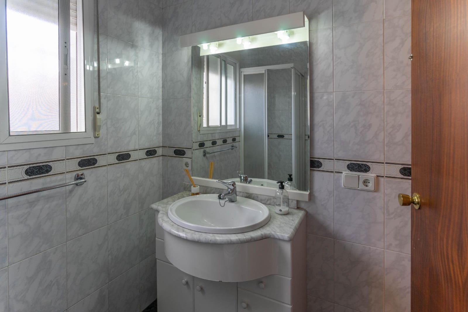 3 makuuhuone Huvila vuokrattavana paikassa Alhaurin el Grande mukana uima-altaan 
autotalli - 1 750 € (Ref: 8142749)