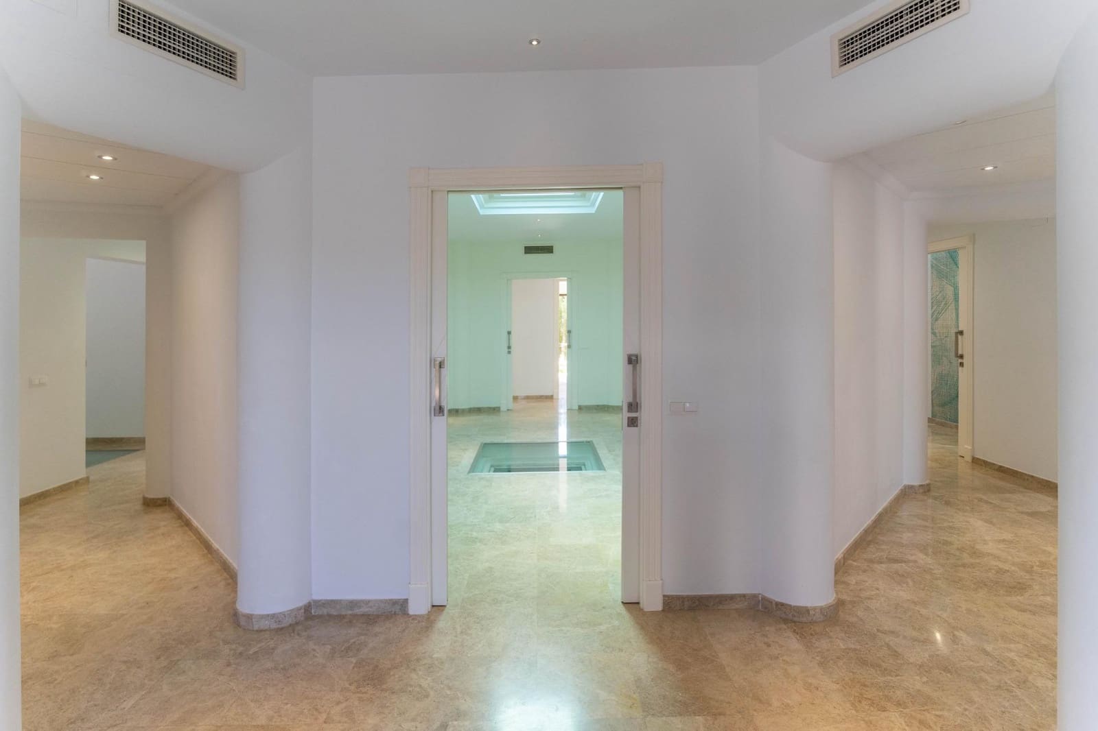 Villa/Maison de 5 chambres à louer à Alhaurin el Grande avec piscine garage - 3 500 € (Ref: 8242915)