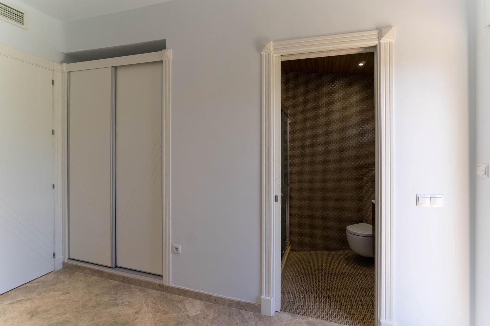 Villa/Maison de 5 chambres à louer à Alhaurin el Grande avec piscine garage - 3 500 € (Ref: 8242915)