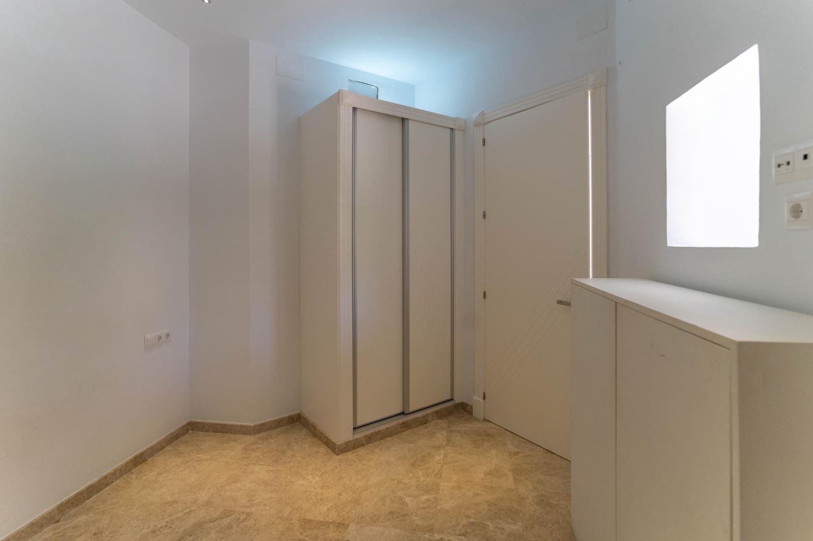 Villa/Maison de 5 chambres à louer à Alhaurin el Grande avec piscine garage - 3 500 € (Ref: 8242915)