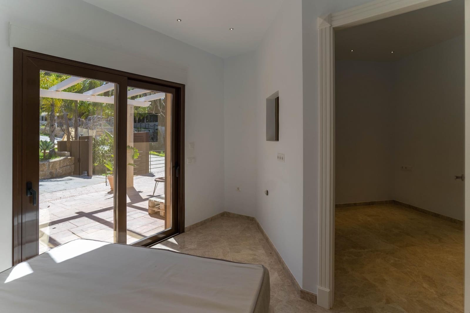 Villa/Maison de 5 chambres à louer à Alhaurin el Grande avec piscine garage - 3 500 € (Ref: 8242915)