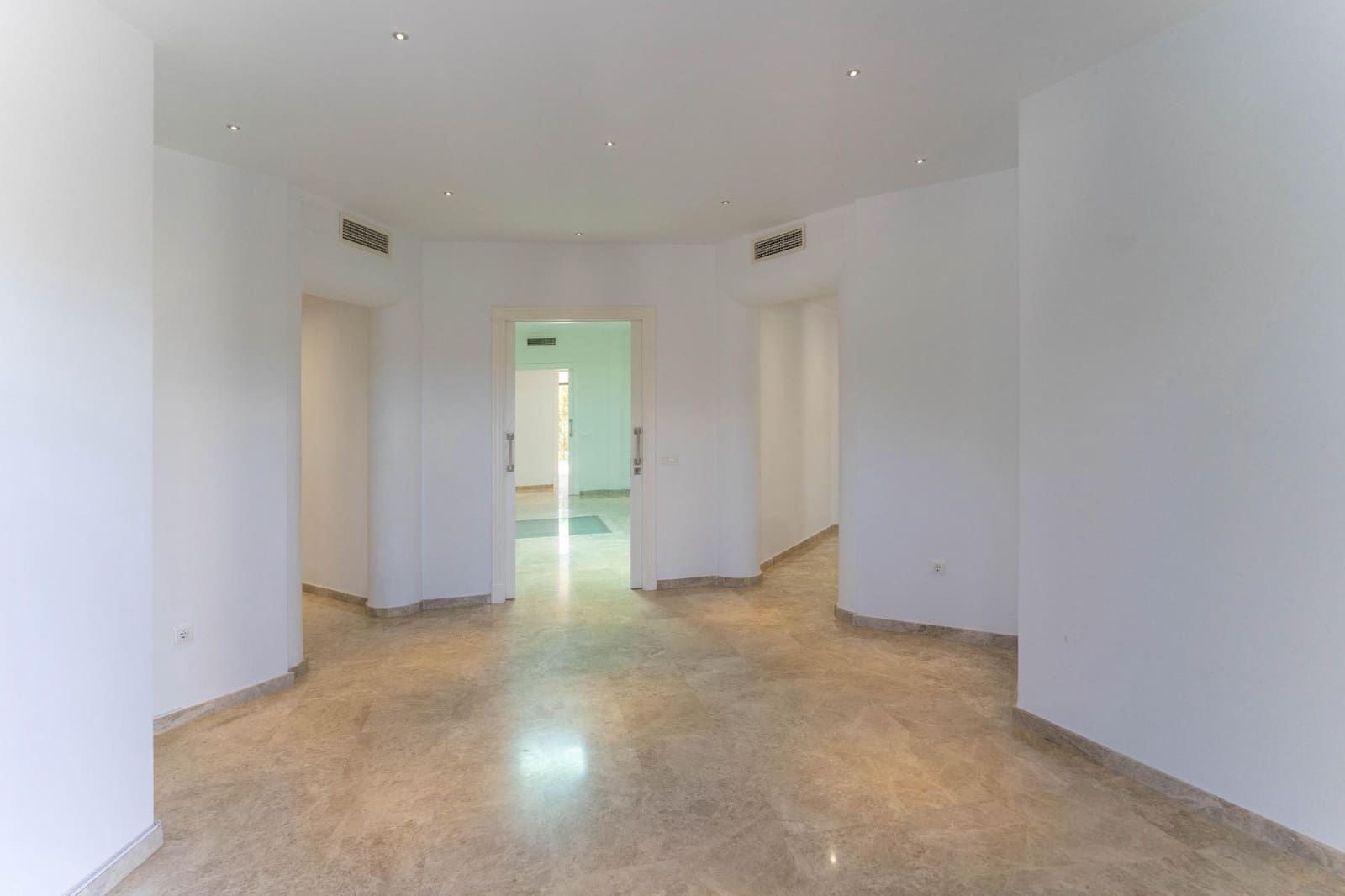 Villa/Maison de 5 chambres à louer à Alhaurin el Grande avec piscine garage - 3 500 € (Ref: 8242915)