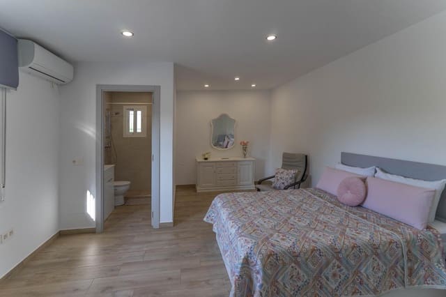 Chalet de 2 habitaciones en Pinos de Alhaurin, Alhaurín de la Torre en alquiler - 1.100 € (Ref: 8354360)