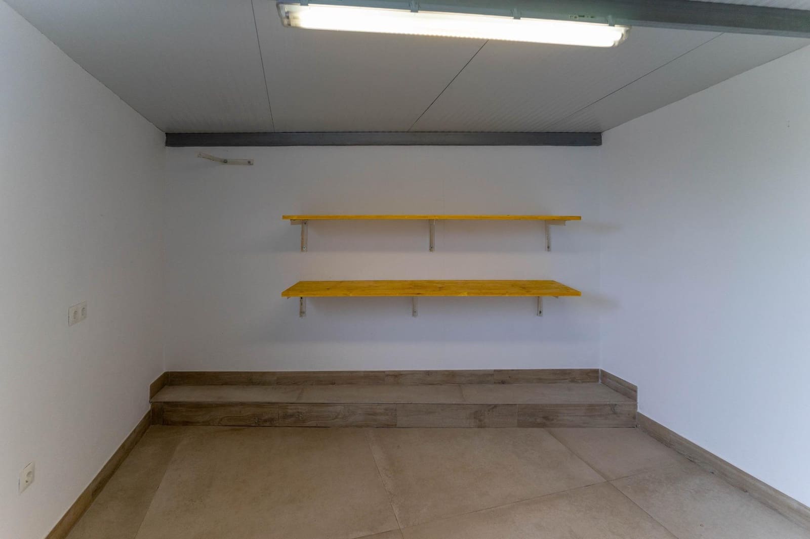 Chalet de 2 habitaciones en Pinos de Alhaurin en alquiler - 1.100 € (Ref: 8354360)