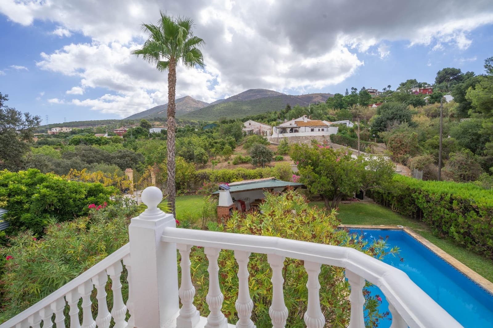 5 soveværelse Villa til salg i Alhaurin el Grande med swimmingpool garage - € 550.000 (Ref: 8514443)