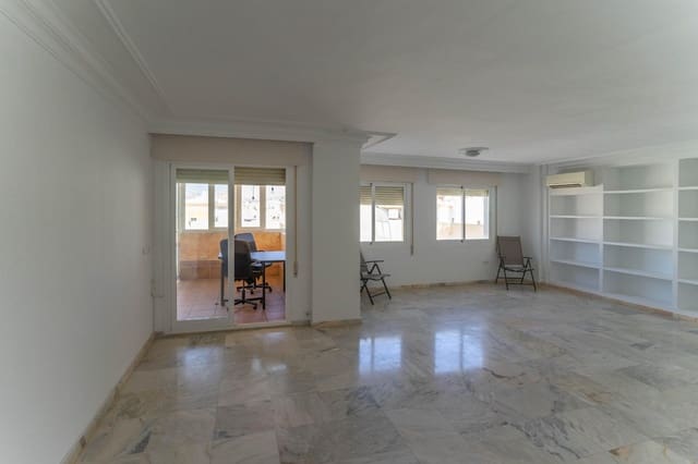 5 bedroom Penthouse for rent in Fuengirola - € 3,000 (Ref: 8572486)