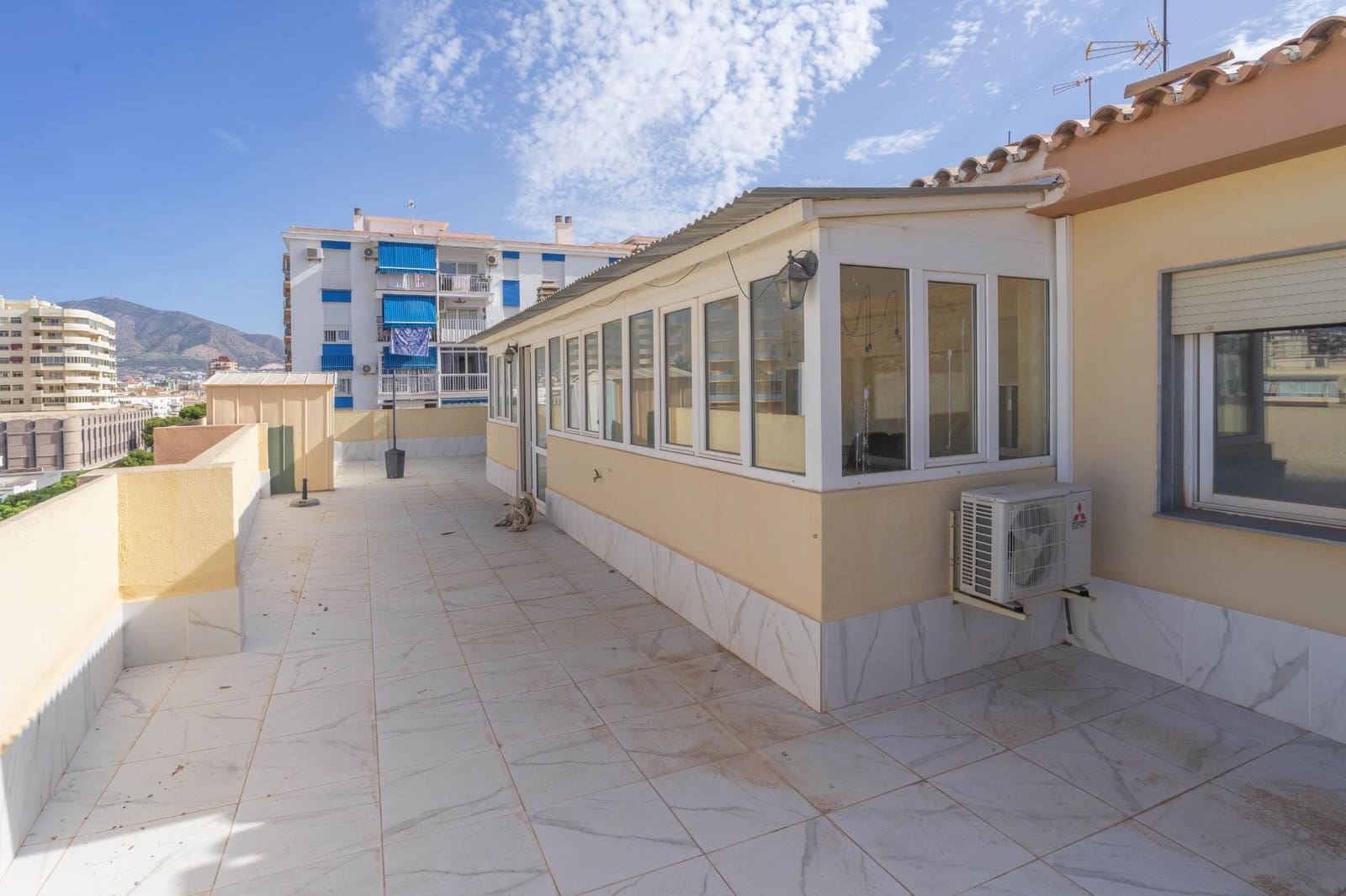 5 soveværelse Penthouse til leje i Fuengirola - € 3.000 (Ref: 8572486)