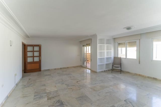 5 bedroom Penthouse for rent in Fuengirola - € 3,000 (Ref: 8572486)