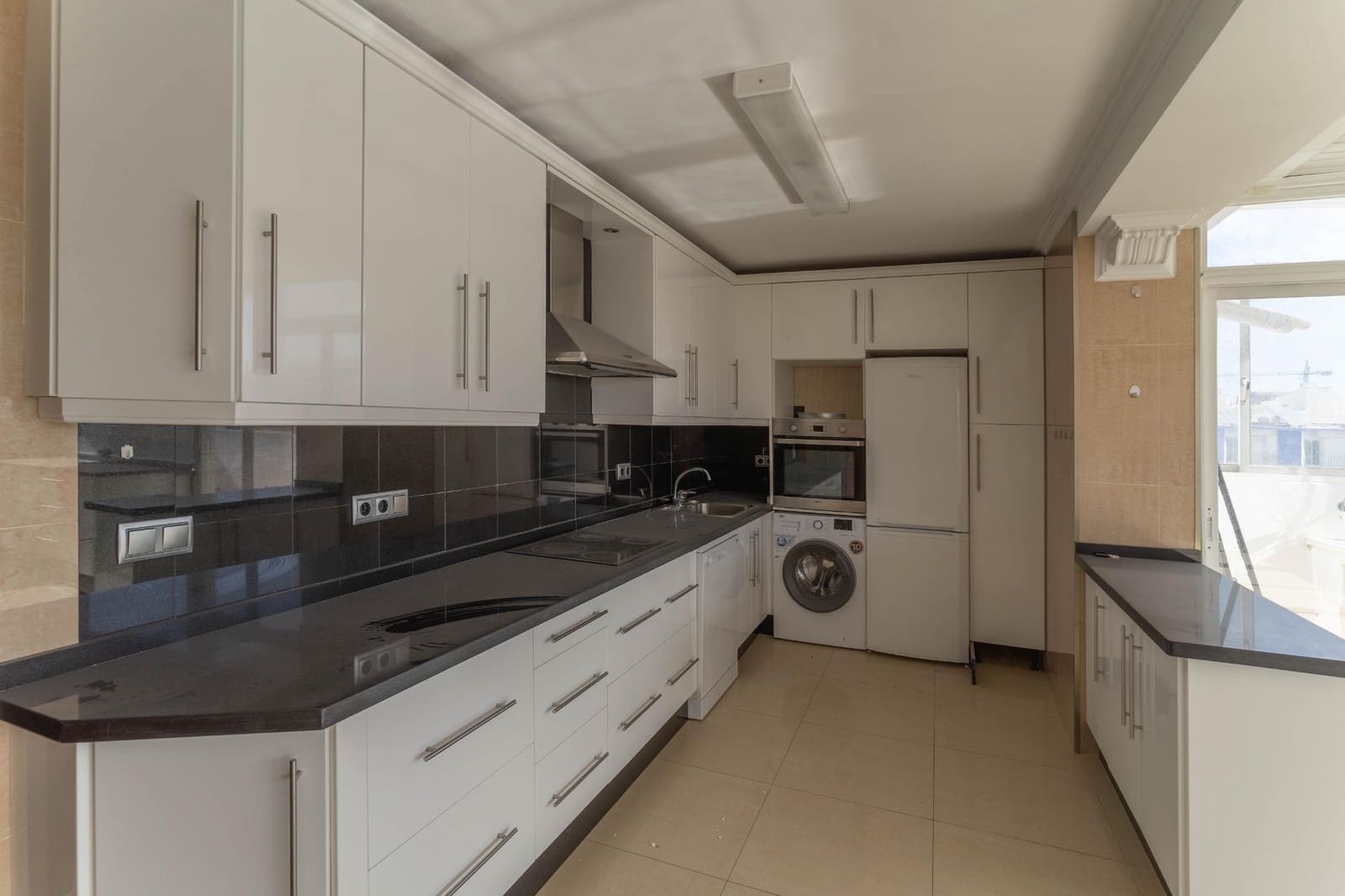 5 soveværelse Penthouse til leje i Fuengirola - € 3.000 (Ref: 8572486)