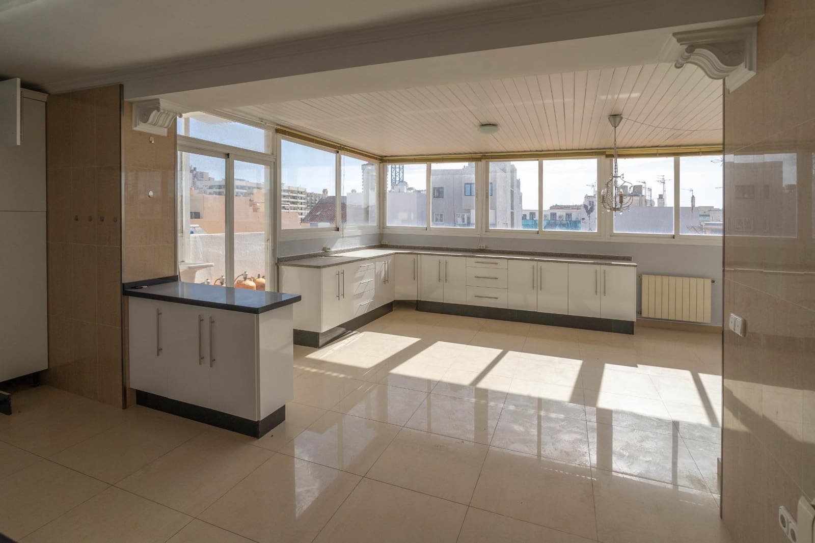 5 soveværelse Penthouse til leje i Fuengirola - € 3.000 (Ref: 8572486)