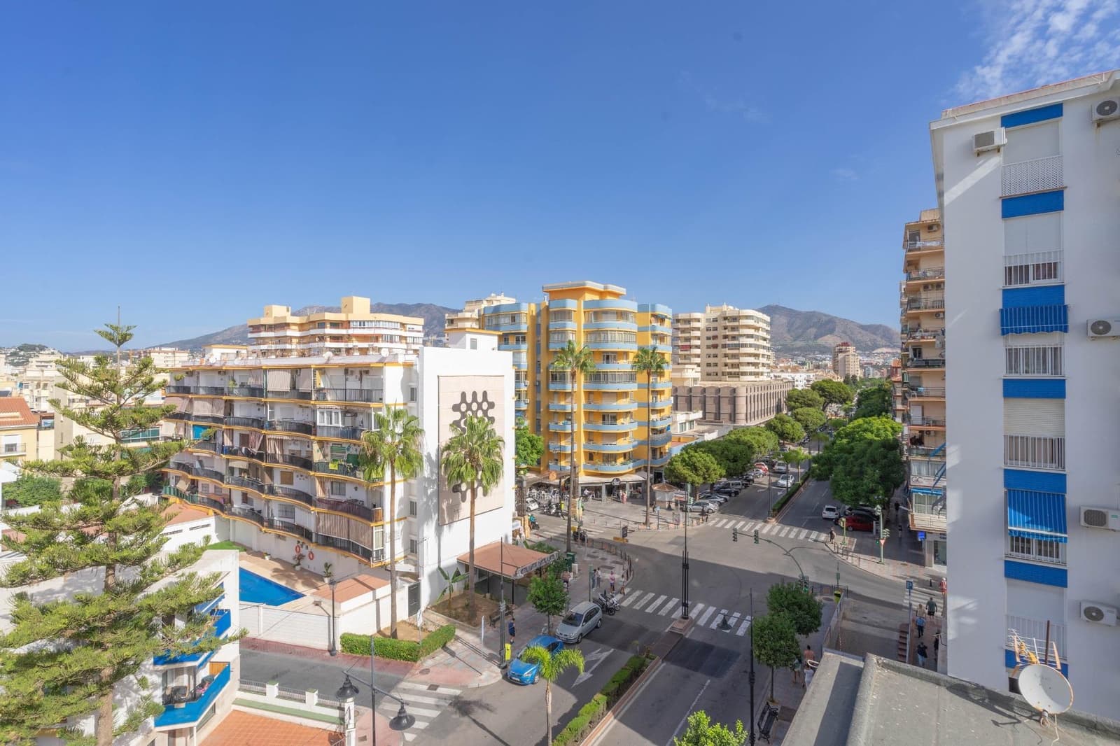 5 soveværelse Penthouse til leje i Fuengirola - € 3.000 (Ref: 8572486)