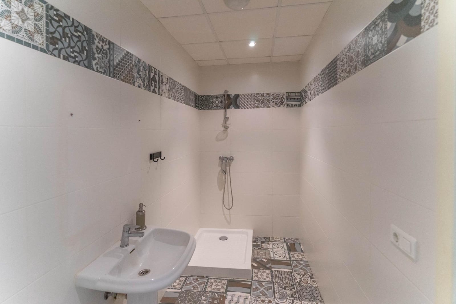 Erhverv til leje i Alhaurin el Grande - € 700 (Ref: 8706115)