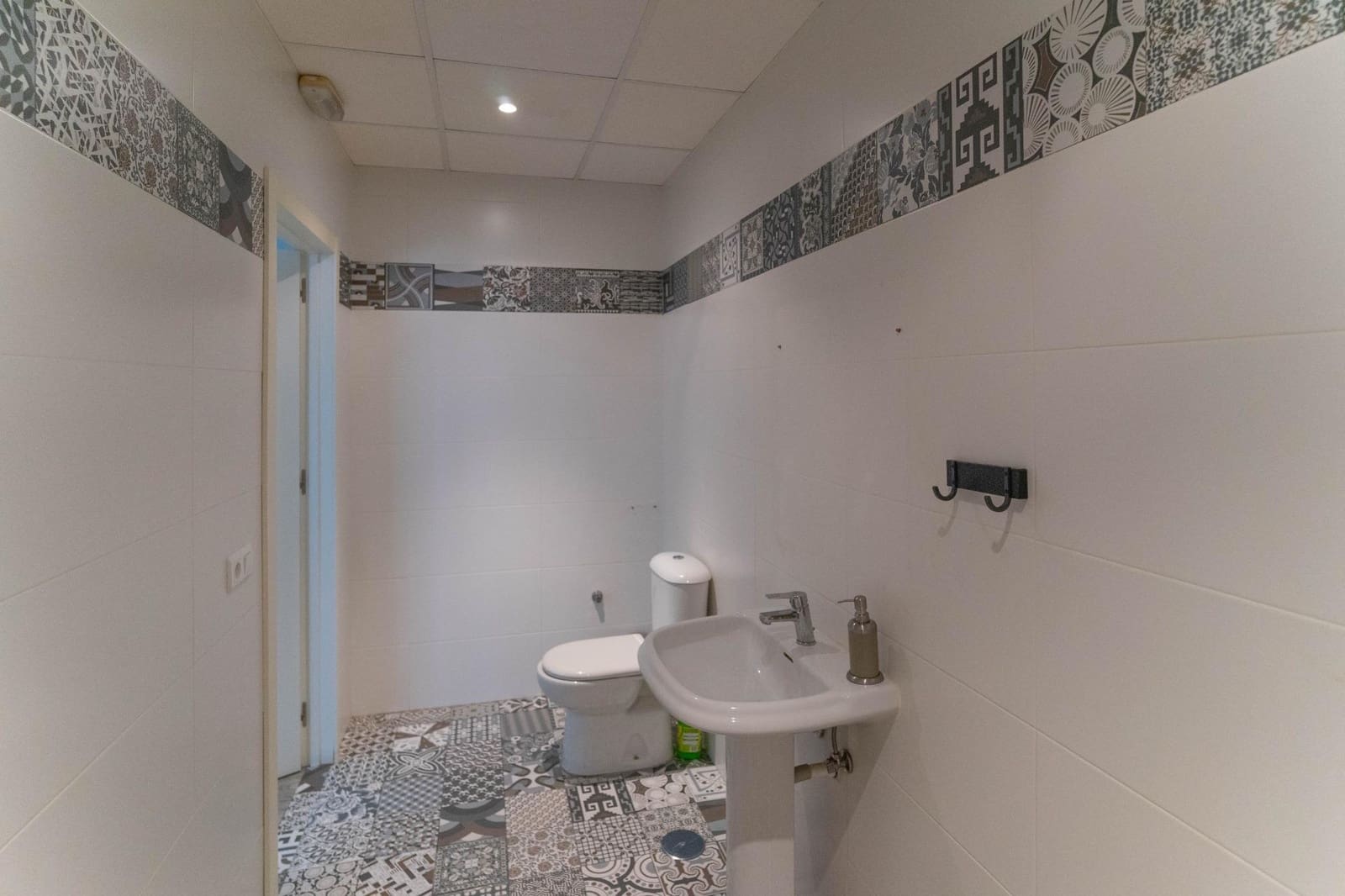 Erhverv til leje i Alhaurin el Grande - € 700 (Ref: 8706115)