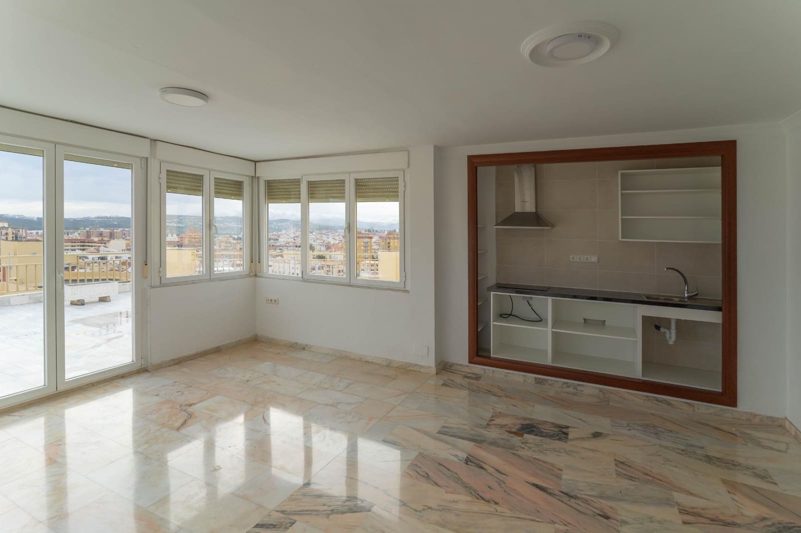 5 soveværelse Penthouse til leje i Fuengirola - € 4.000 (Ref: 8874700)