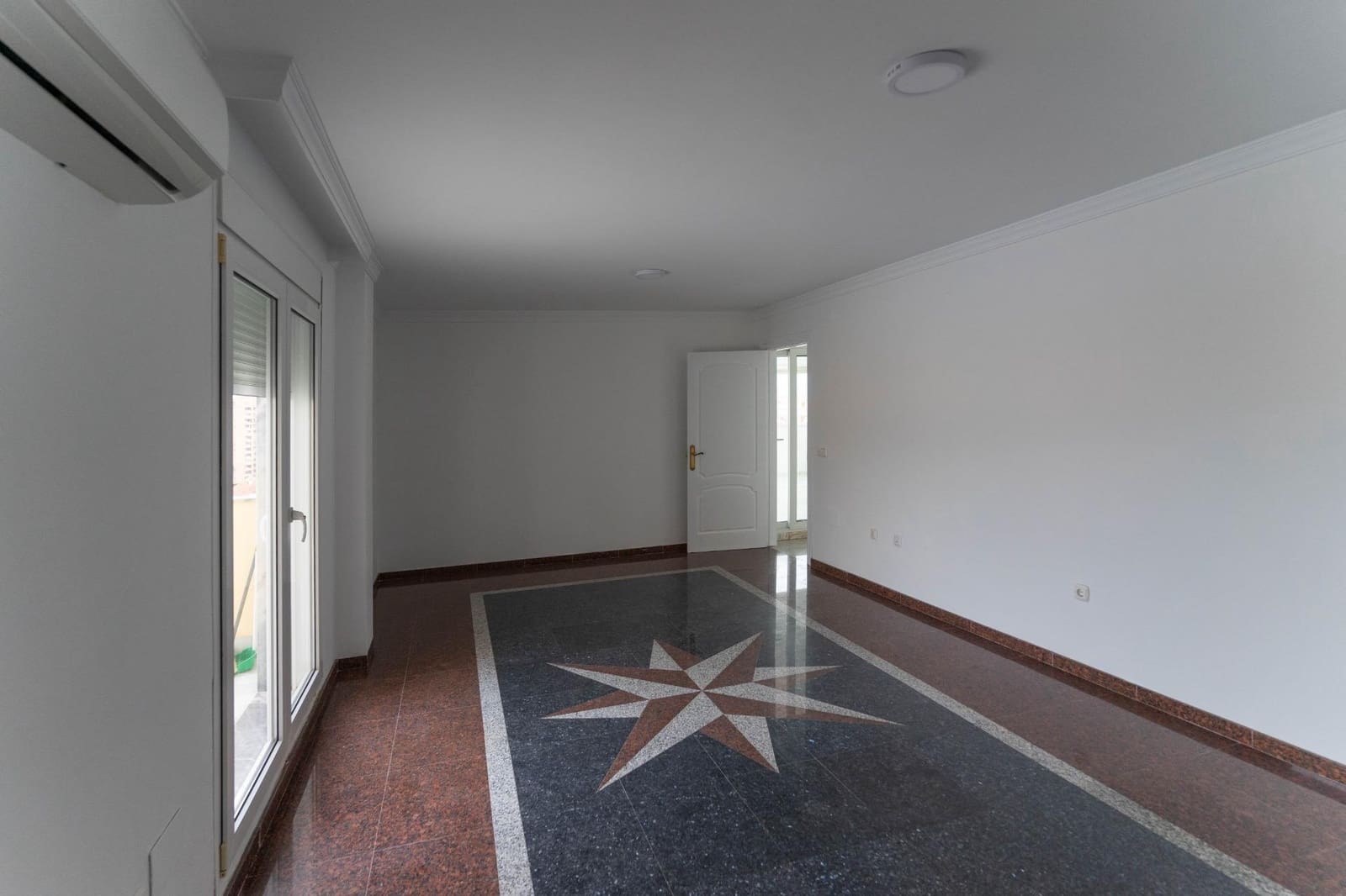 5 soveværelse Penthouse til leje i Fuengirola - € 4.000 (Ref: 8874700)