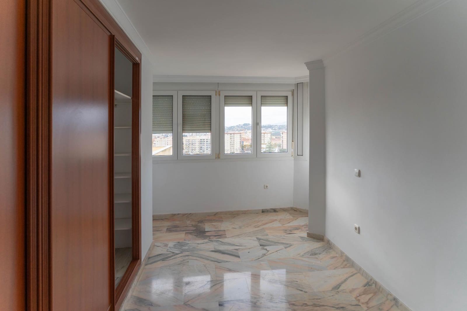 5 soveværelse Penthouse til leje i Fuengirola - € 4.000 (Ref: 8874700)