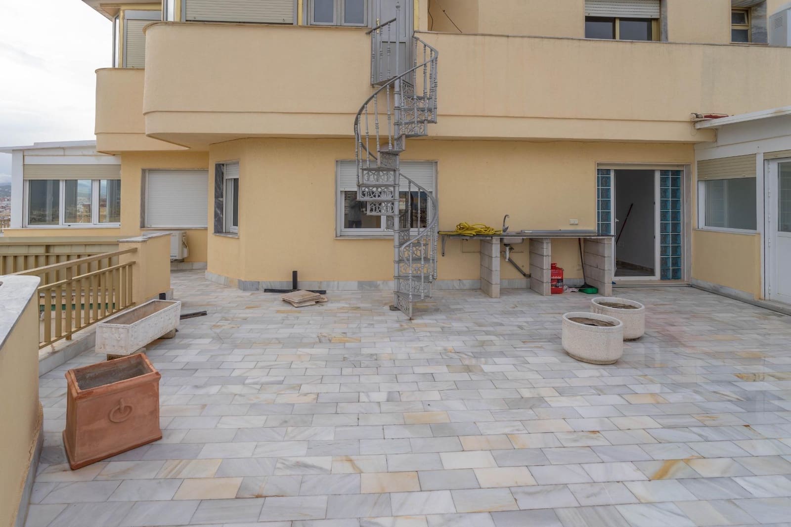 5 soveværelse Penthouse til leje i Fuengirola - € 4.000 (Ref: 8874700)