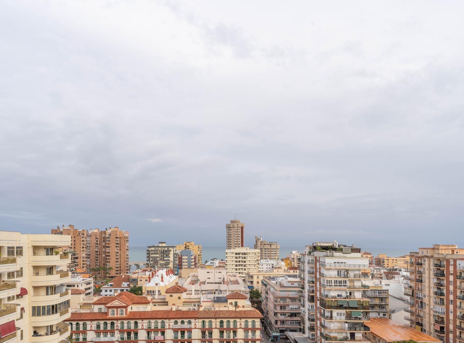 5 soveværelse Penthouse til leje i Fuengirola - € 4.000 (Ref: 8874700)