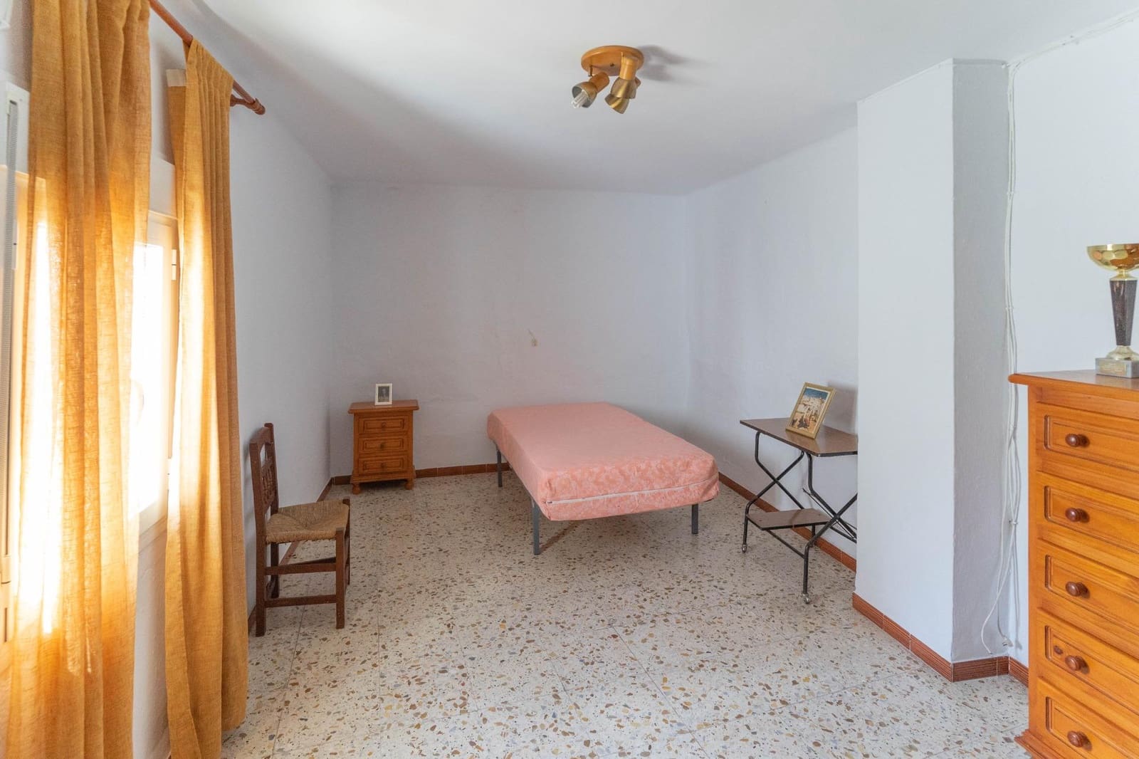 4 sypialnia Dom szeregowy na sprzedaż w Yunquera - 100 000 € (Ref: 9341194)