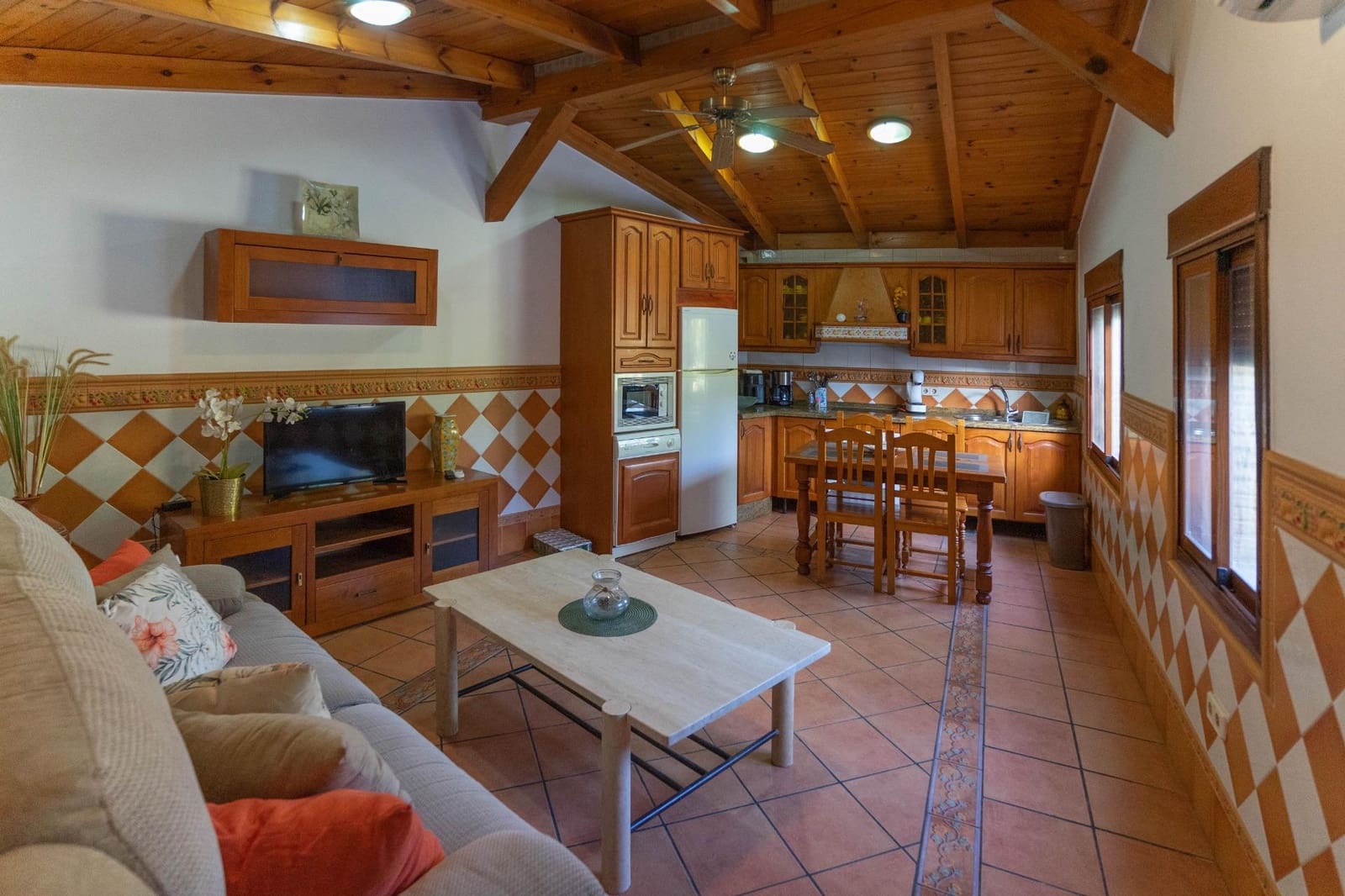 2 bedroom Villa for rent in Alhaurin el Grande with pool garage - € 1,300 (Ref: 9362637)
