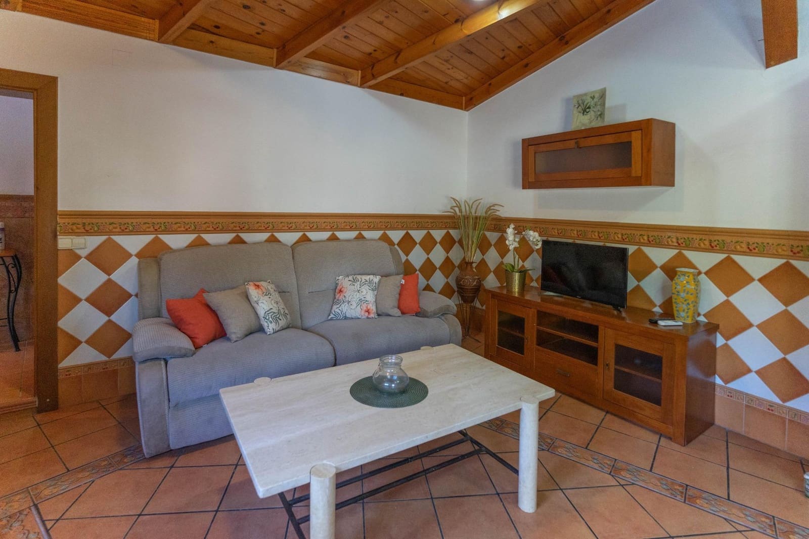 2 bedroom Villa for rent in Alhaurin el Grande with pool garage - € 1,300 (Ref: 9362637)