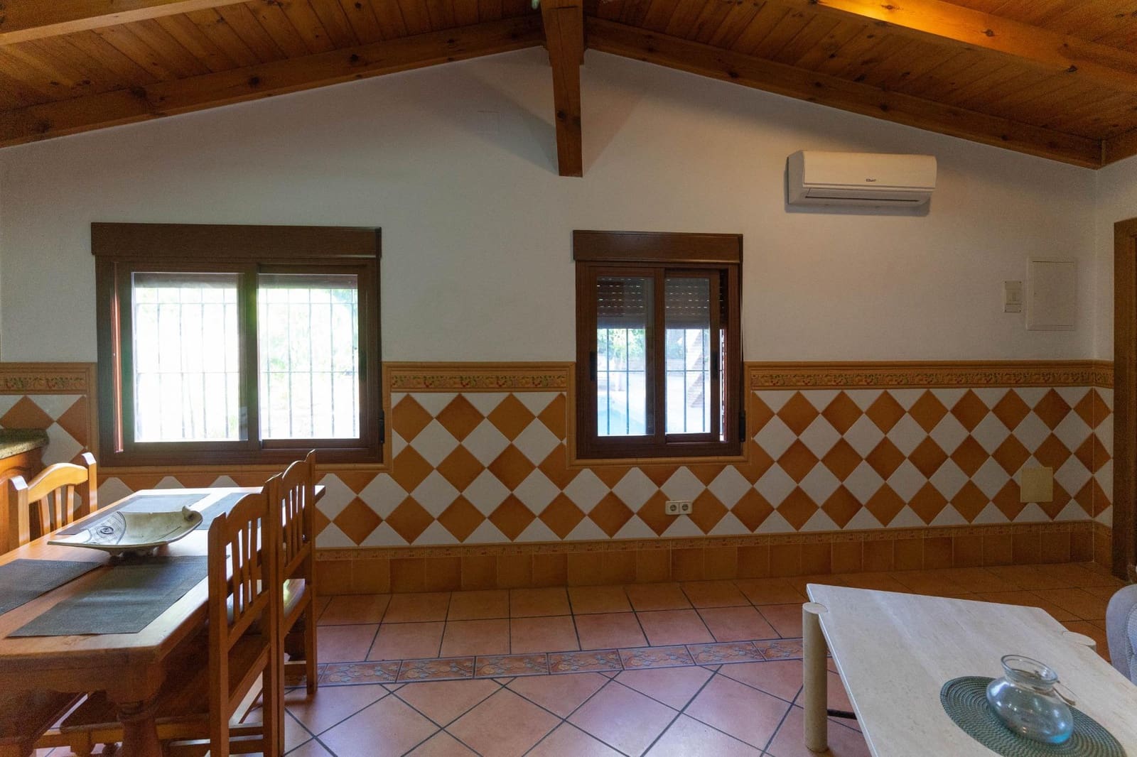 2 bedroom Villa for rent in Alhaurin el Grande with pool garage - € 1,300 (Ref: 9362637)