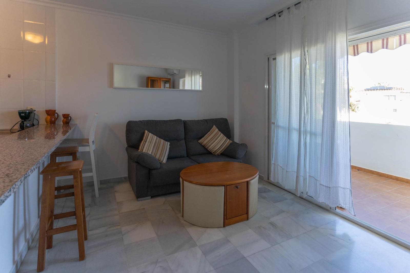 Apartamento de 1 habitación en Fuengirola en alquiler con piscina - 1.000 € (Ref: 9427219)