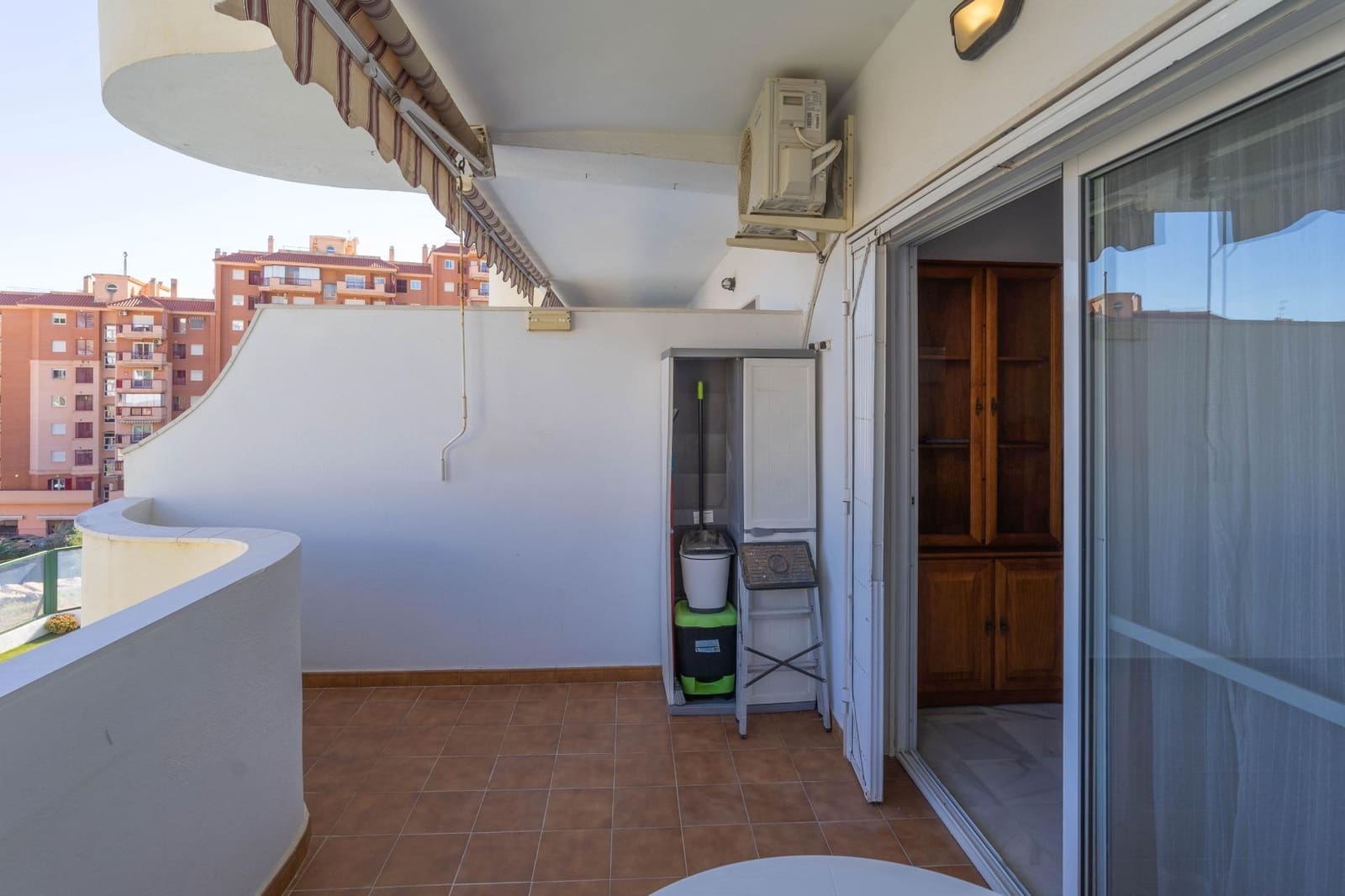 Apartamento de 1 habitación en Fuengirola en alquiler con piscina - 1.000 € (Ref: 9427219)