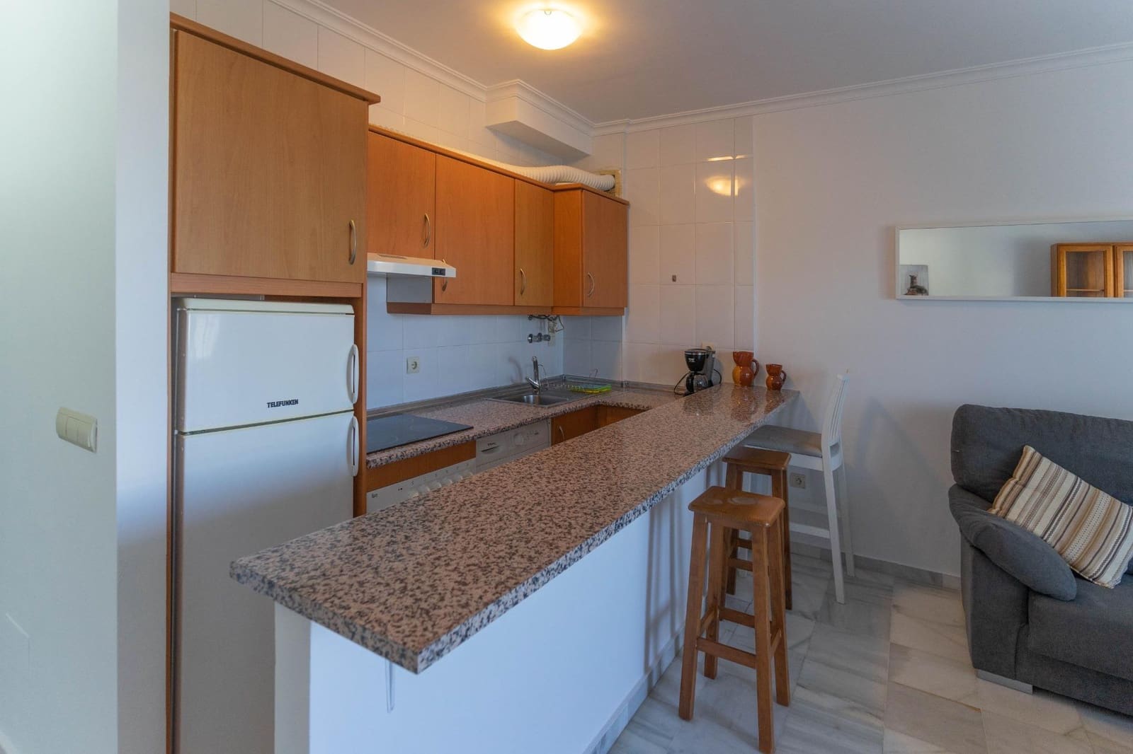Apartamento de 1 habitación en Fuengirola en alquiler con piscina - 1.000 € (Ref: 9427219)