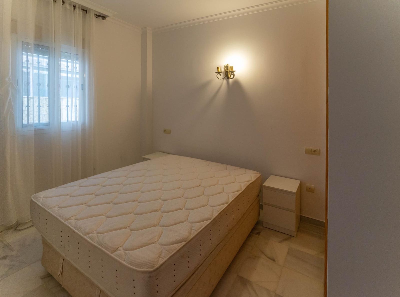 Apartamento de 1 habitación en Fuengirola en alquiler con piscina - 1.000 € (Ref: 9427219)